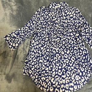 Chico’s 2 blue white cheetah leopard print button up 3/4 sleeve shirt blouse